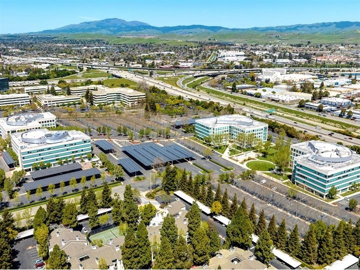 Pleasanton Corporate Commons