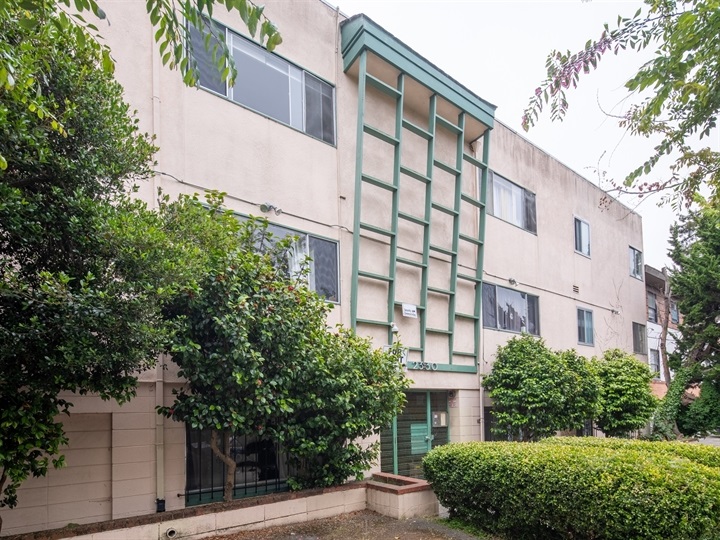 2330 Blake Street | 5 Blocks From UC Berkeley | 24 Units | Value-Add Multifamily Investment