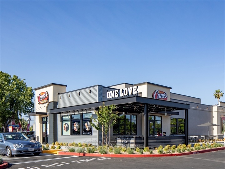 Raising Cane's - Single Tenant Absolute Net Ground Lease
